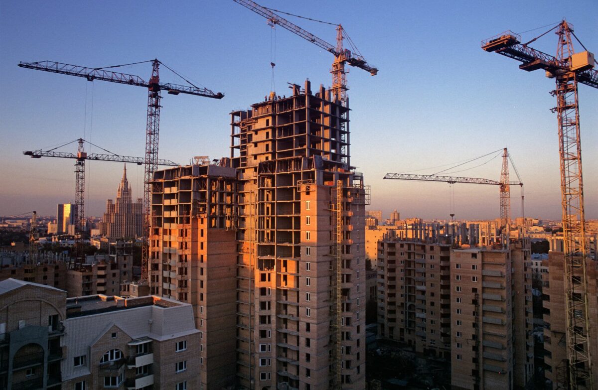 В чем риски повышения ключевой ставки до 15% для строительной отрасли